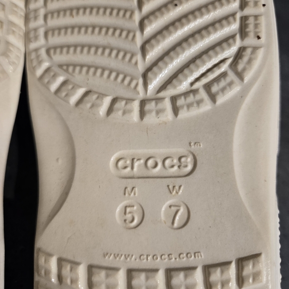 Crocs White and Tan Camo slides - Picture 4 of 6